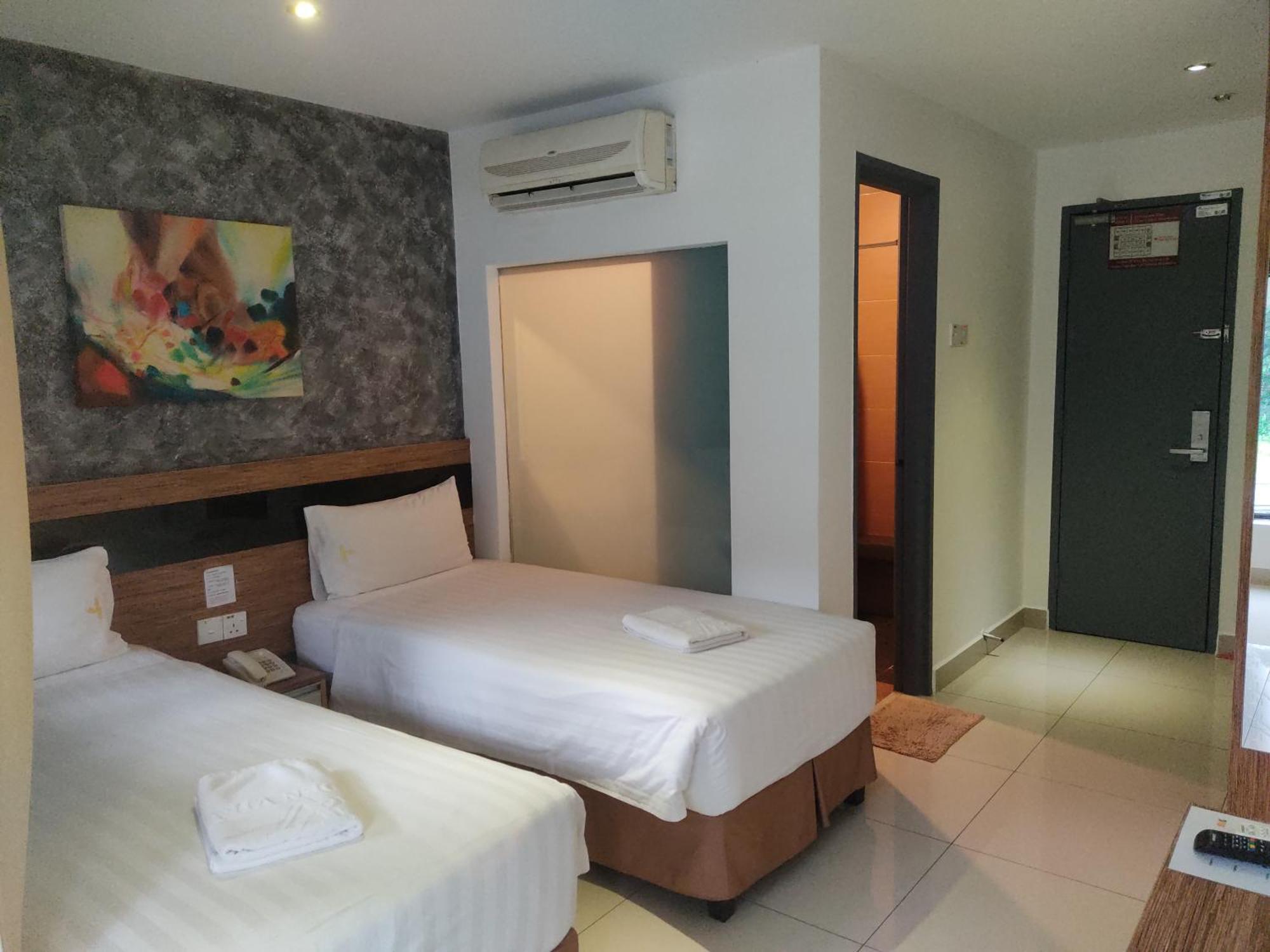 Jin Hotel Пухонг Екстериор снимка