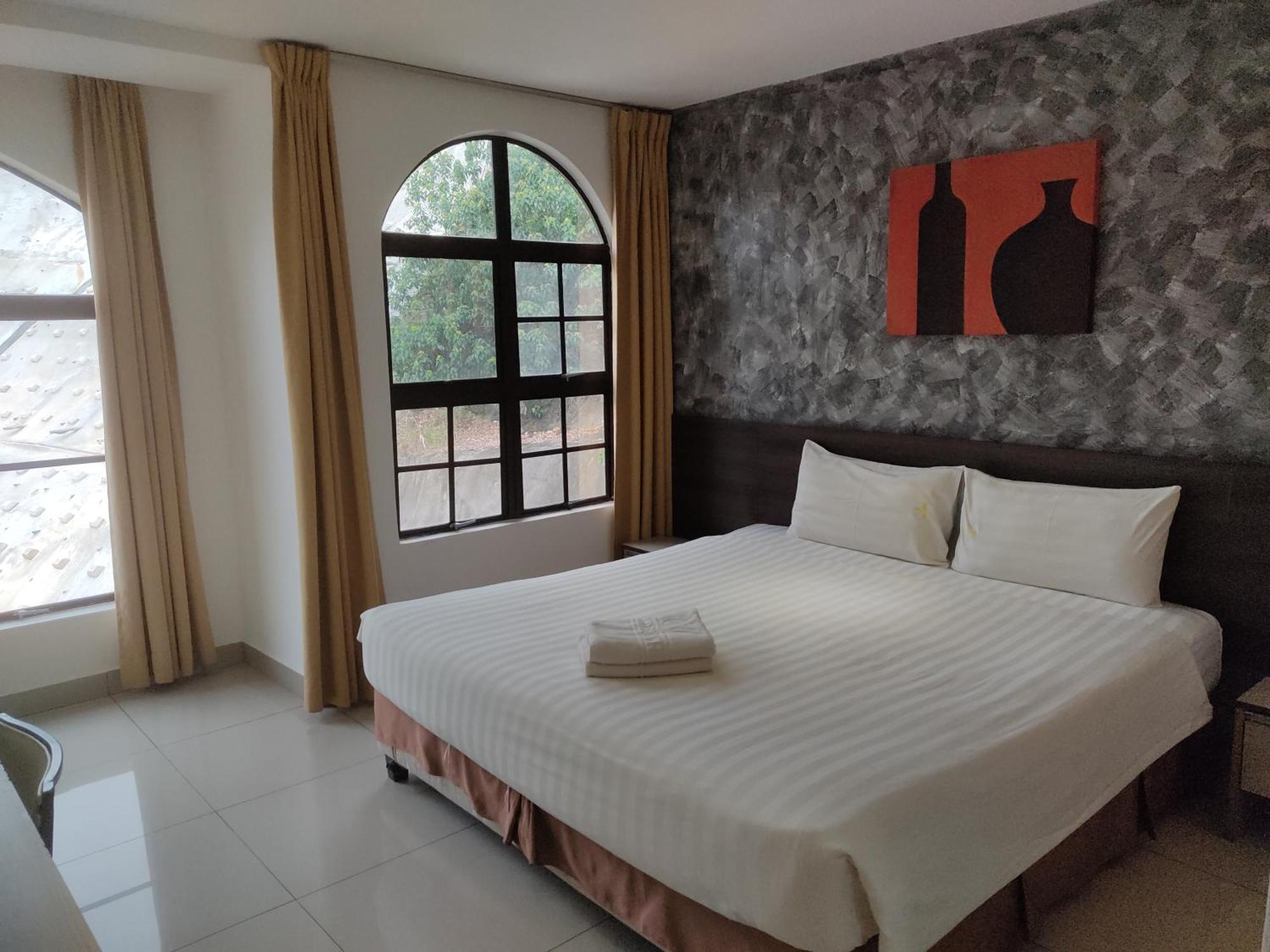 Jin Hotel Пухонг Екстериор снимка
