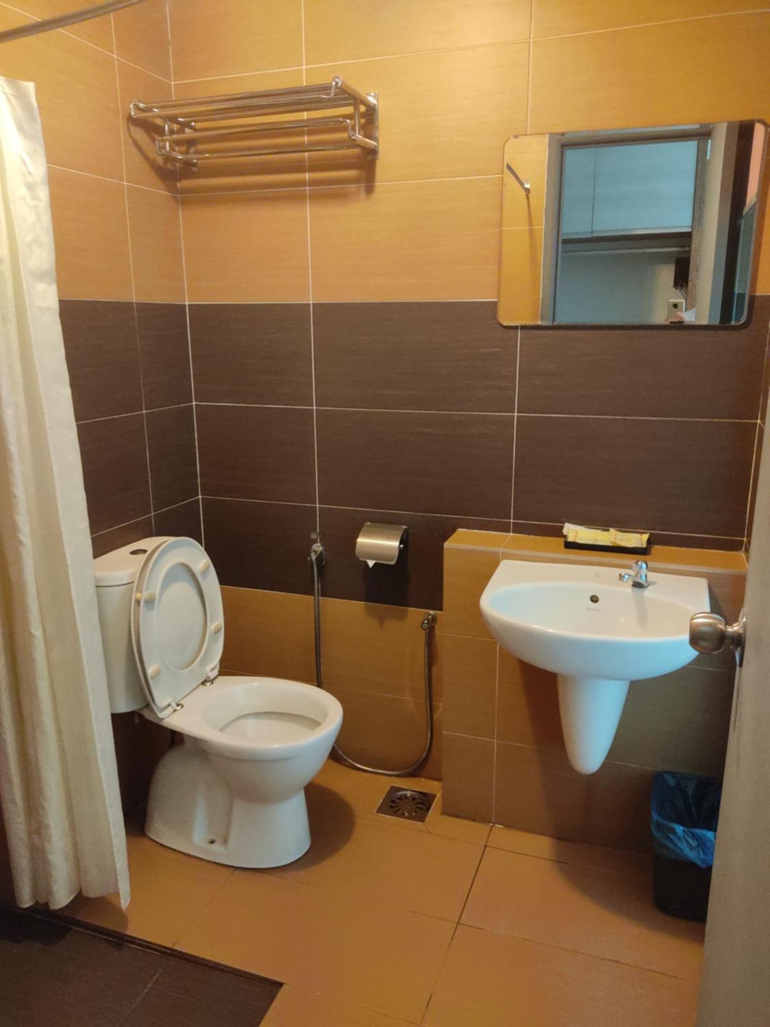 Jin Hotel Пухонг Екстериор снимка
