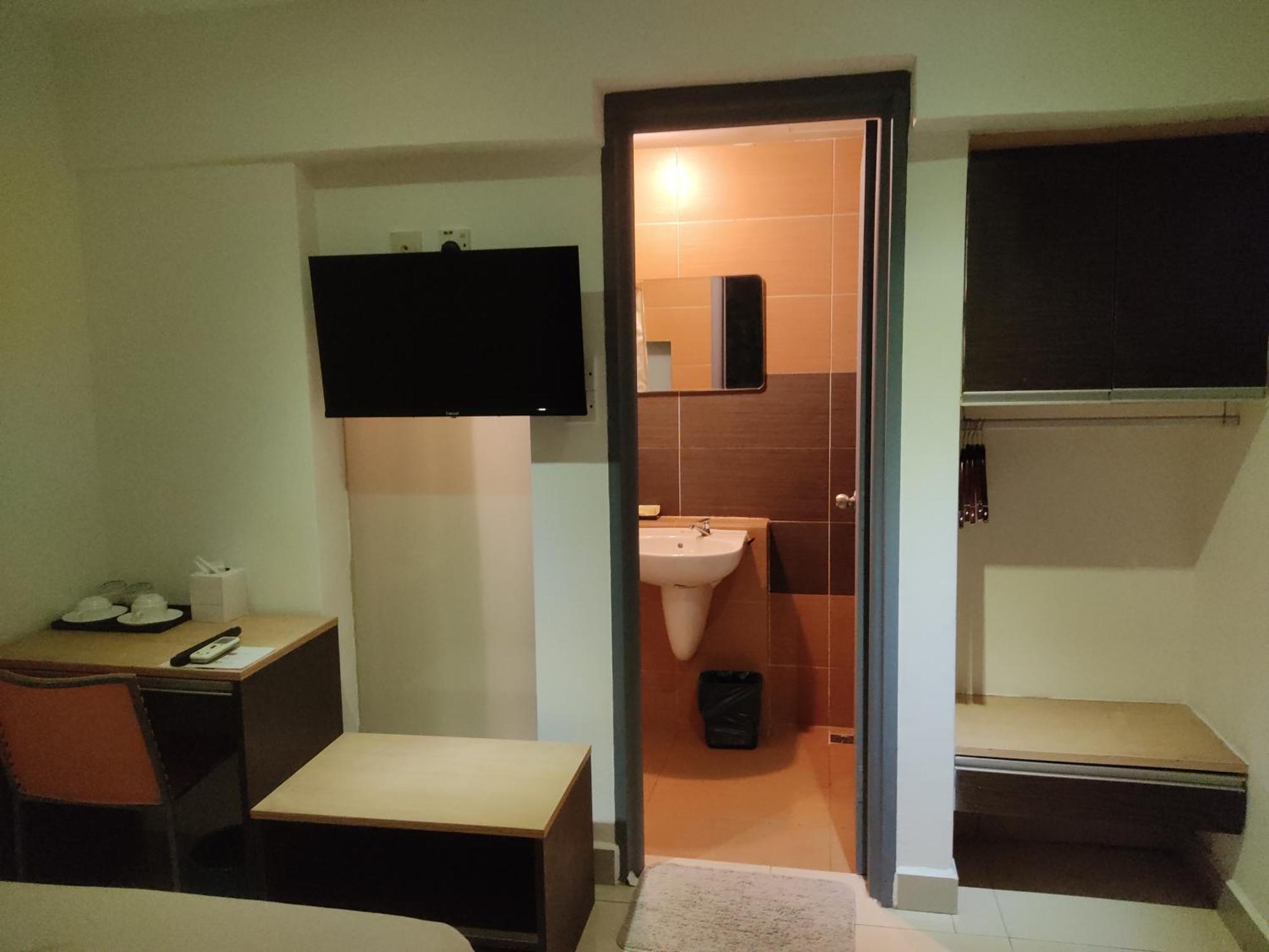 Jin Hotel Пухонг Екстериор снимка