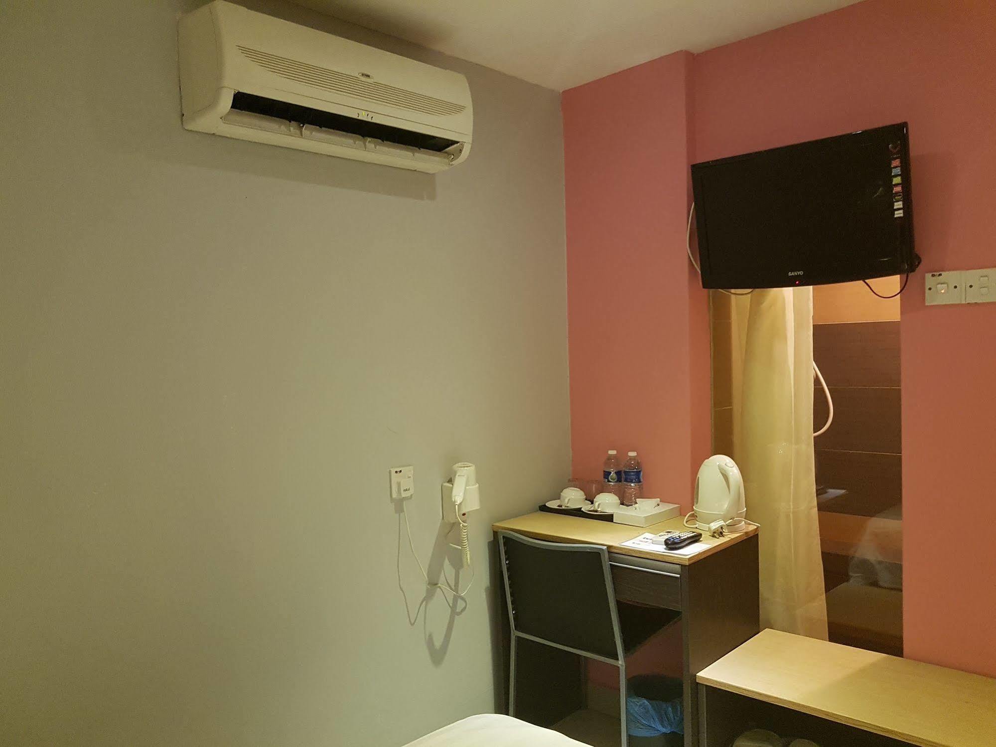 Jin Hotel Пухонг Екстериор снимка