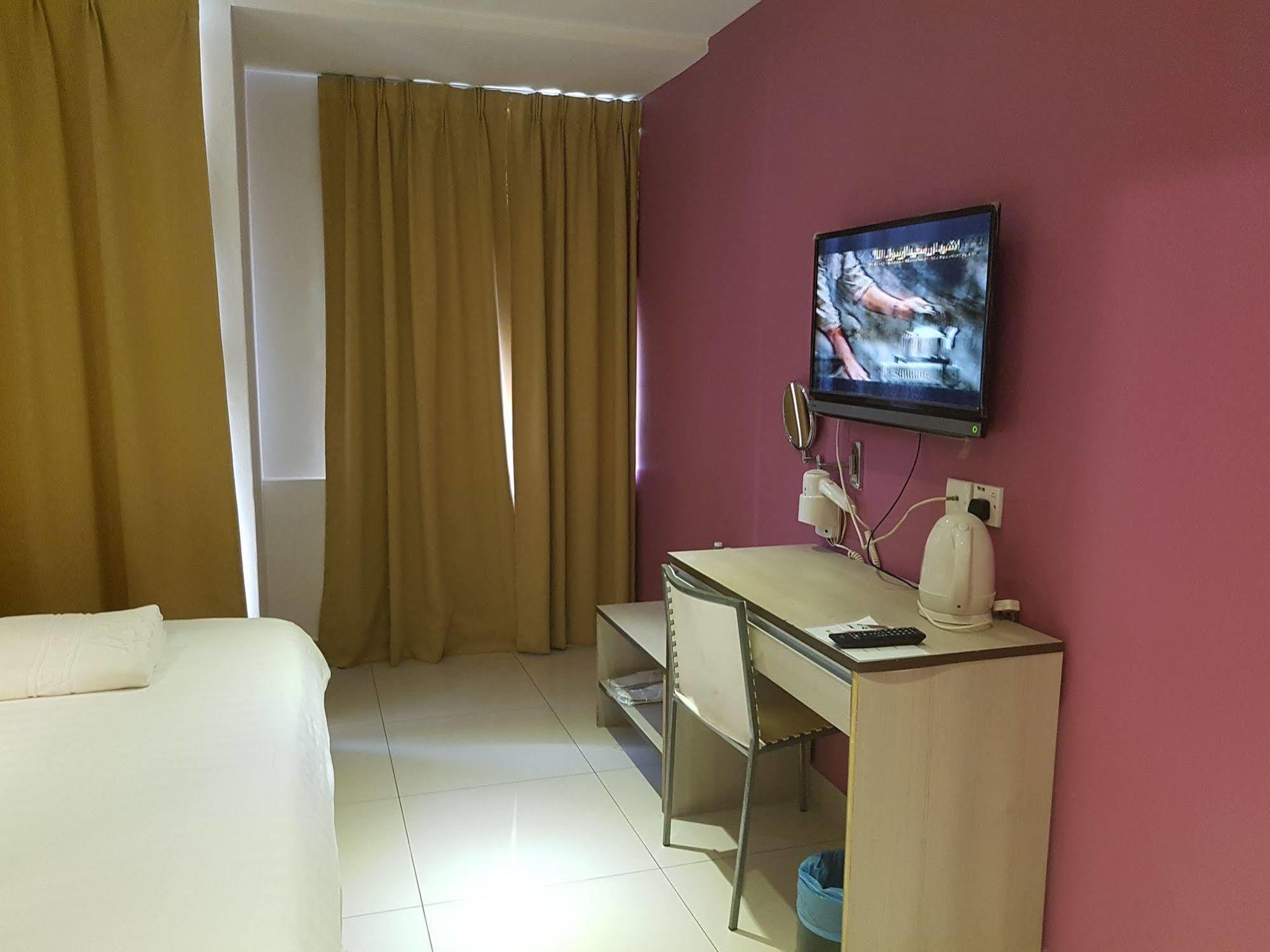 Jin Hotel Пухонг Екстериор снимка